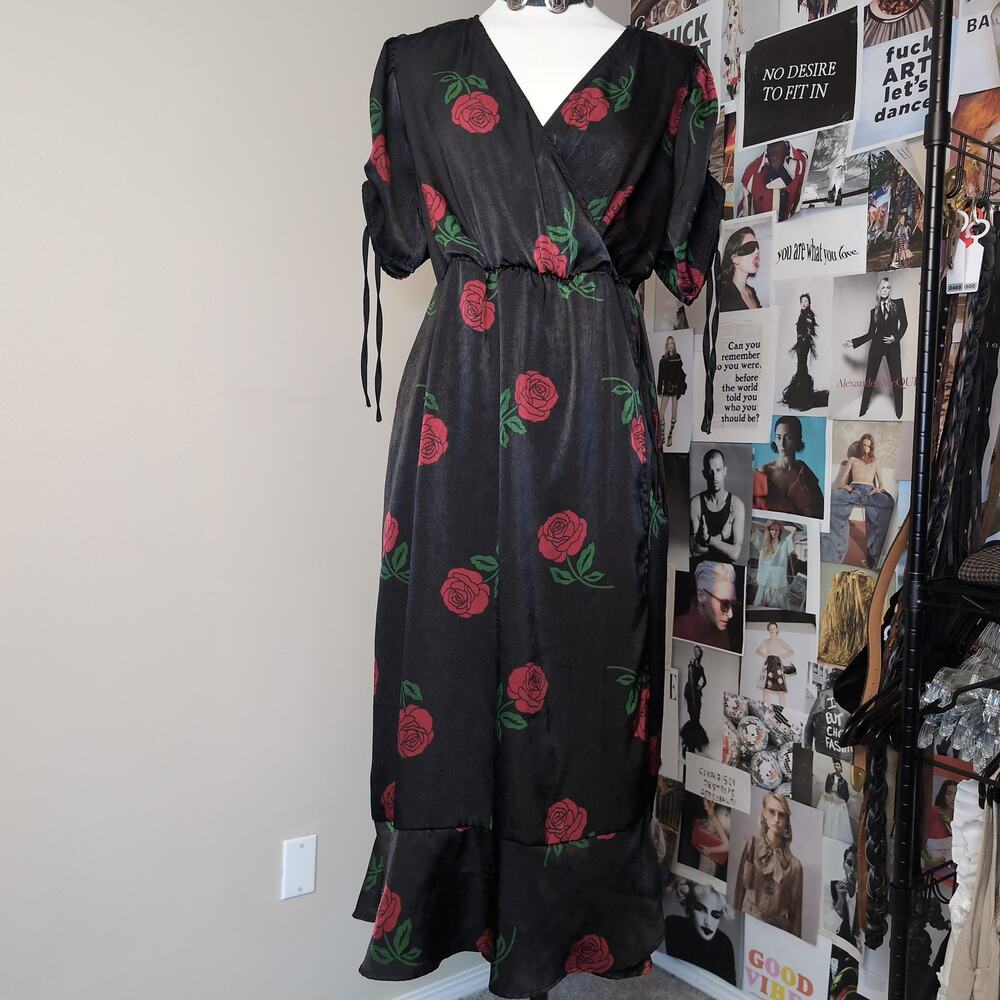 Rose Print Surplice Midi Dress With Ruched Sleeves
